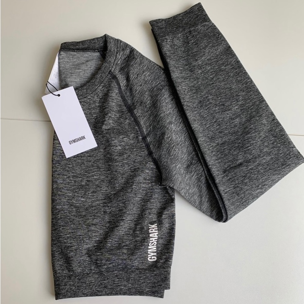 Gymshark - Adapt Marl Seamless Long Sleeve Crop Top (Black)- Size Large NWT